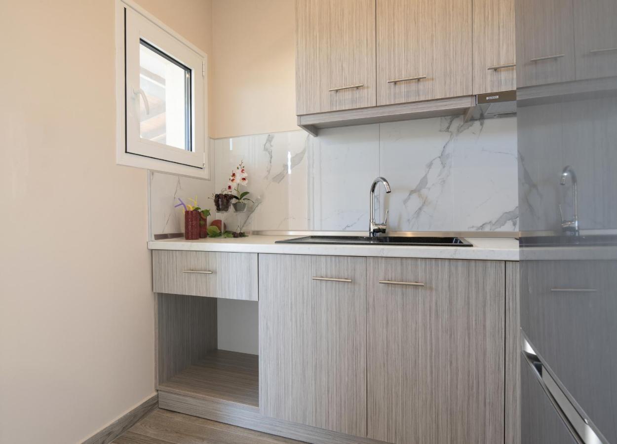 Sunset Studios - Suites With Seaview & Back Side Apartements Торони Экстерьер фото